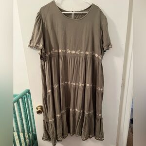 Olive flowy, midi dress